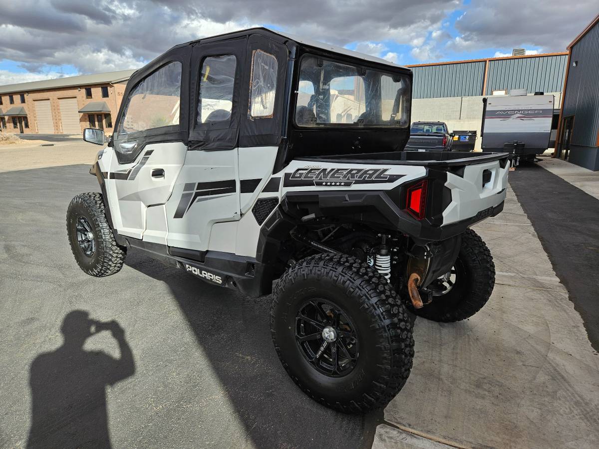 
								2019 Polaris General 4 1000 EPS Fox Edition full									