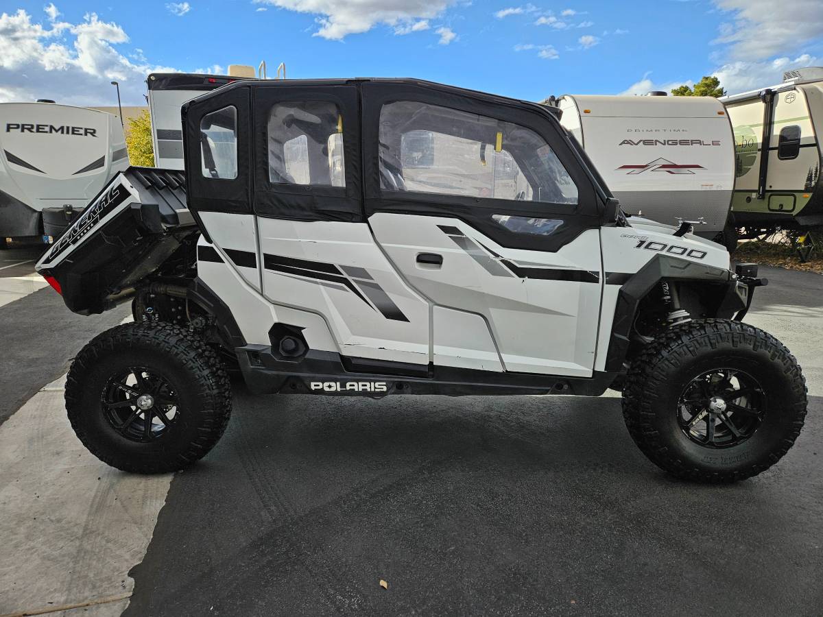 
								2019 Polaris General 4 1000 EPS Fox Edition full									