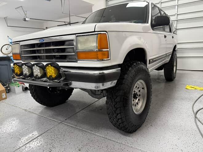 
								1994 Ford Explorer 4×4 full									