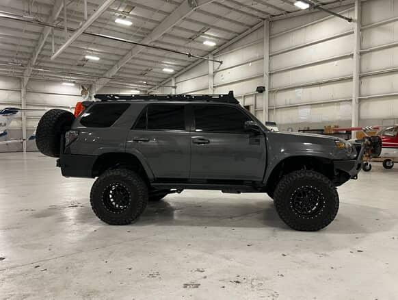 
								2019 Toyota 4runner sr5 full									