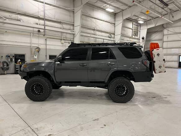 
								2019 Toyota 4runner sr5 full									