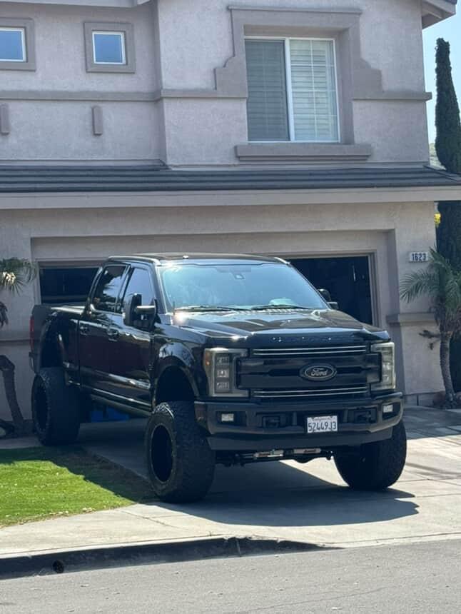 
								2017 ford f250 lariat full									