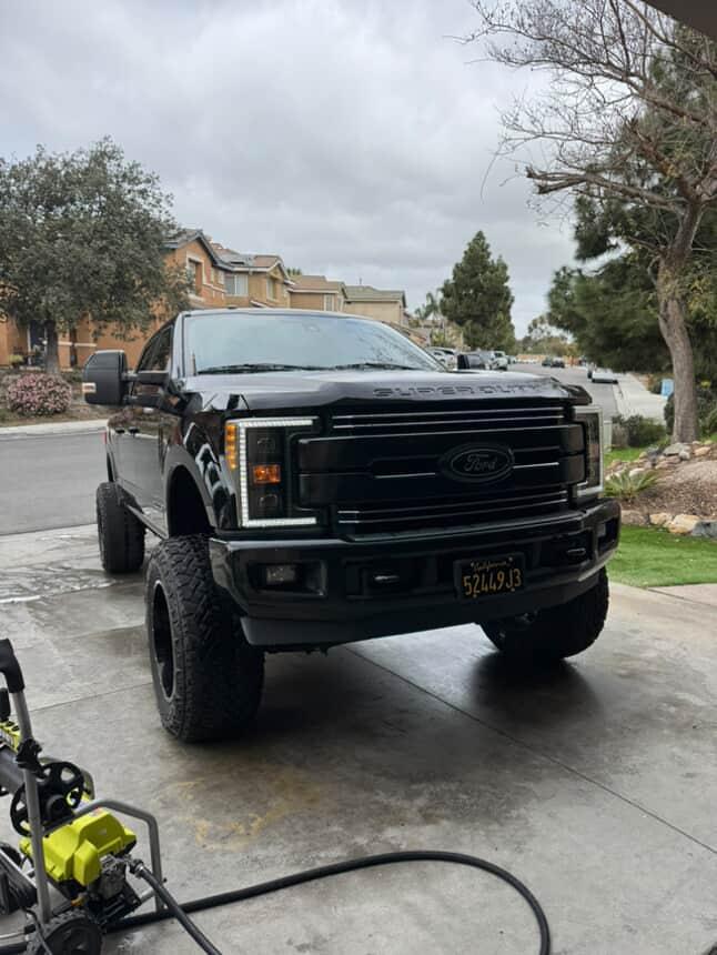 
								2017 ford f250 lariat full									