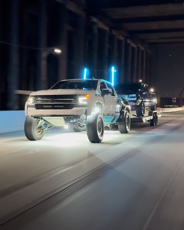 
								2022 Chevy 1500 full									