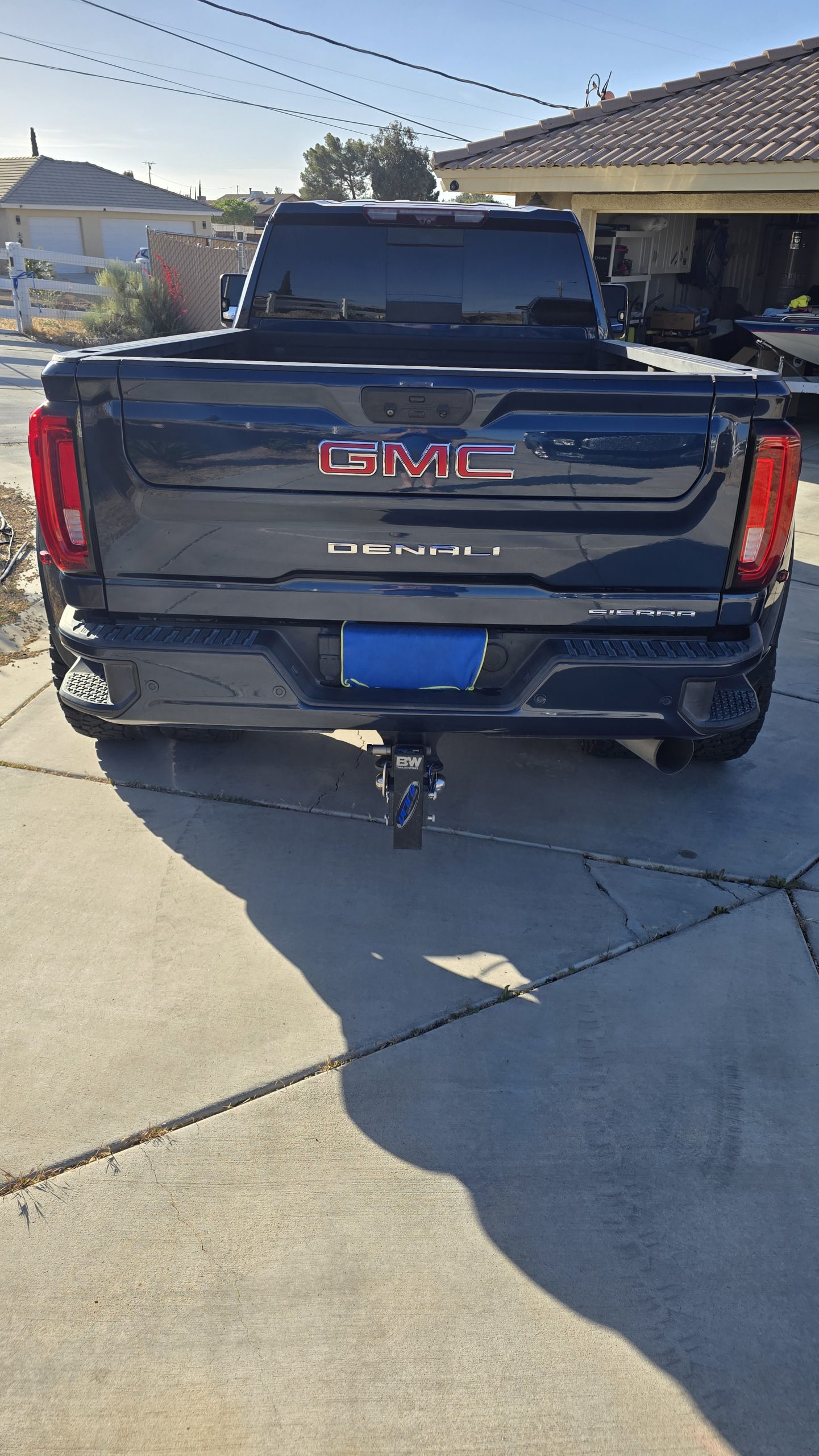 
								2020 GMC Denali dually full									