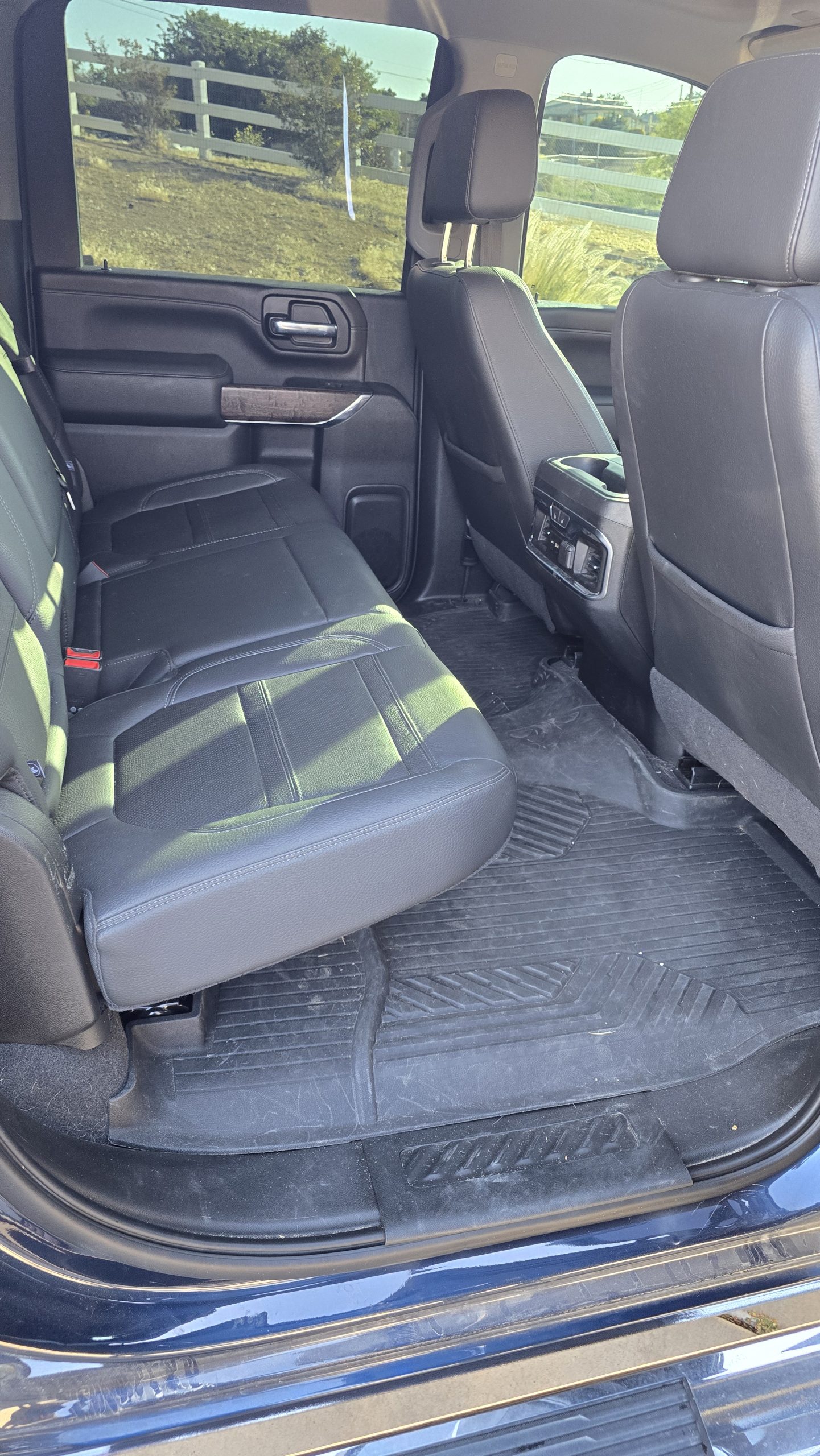 
								2020 GMC Denali dually full									