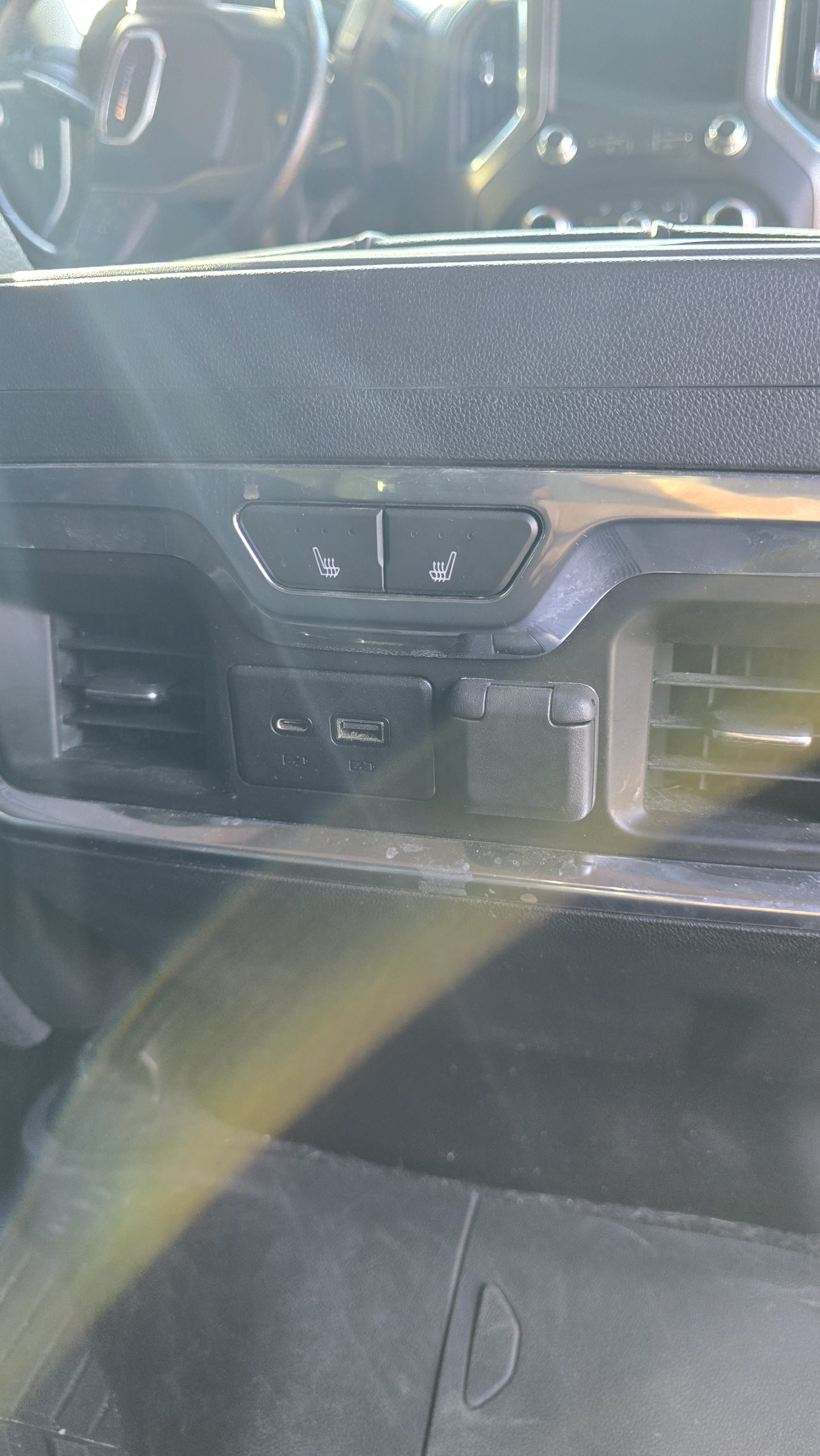 
								2020 GMC Denali dually full									