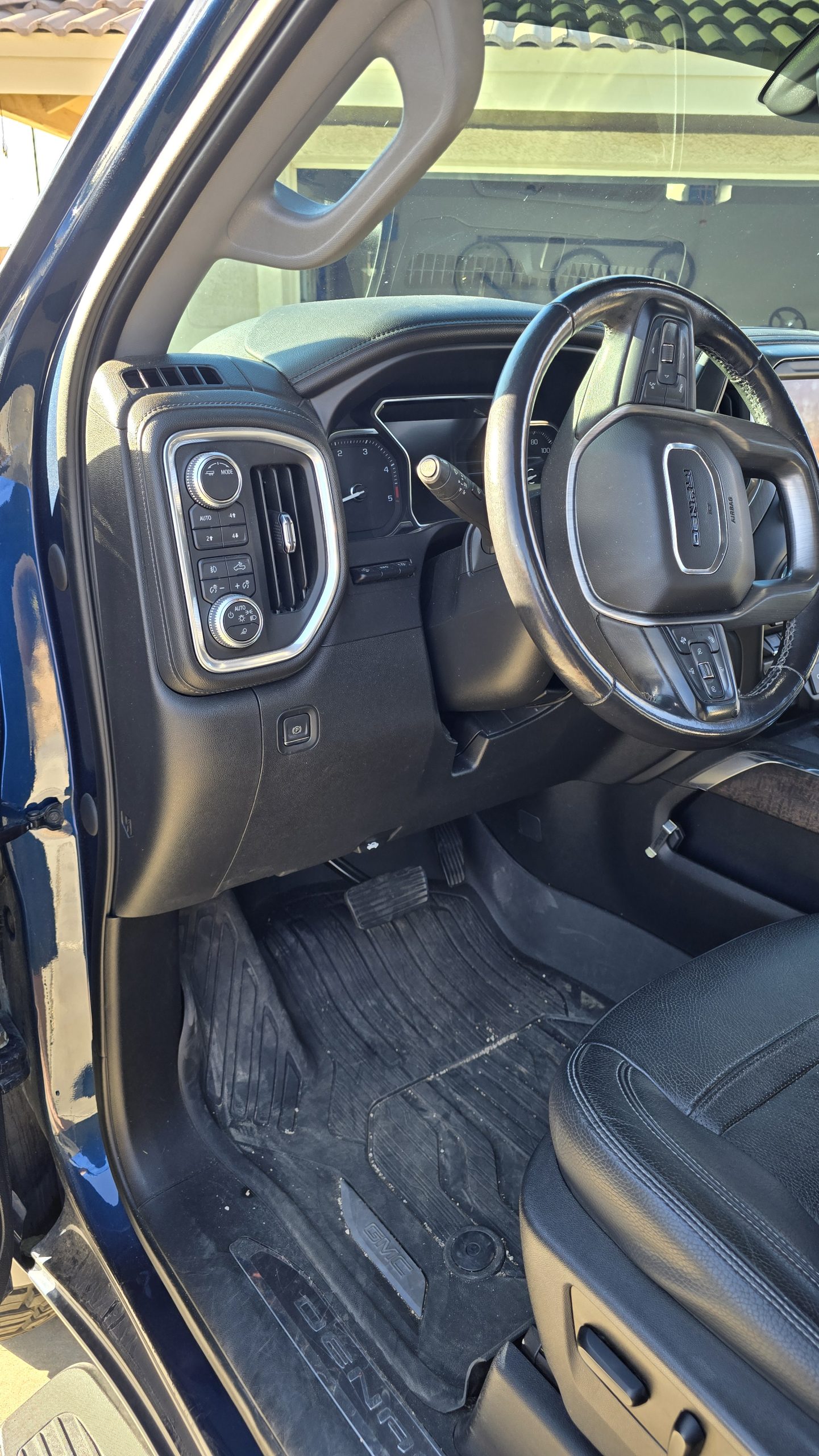 
								2020 GMC Denali dually full									
