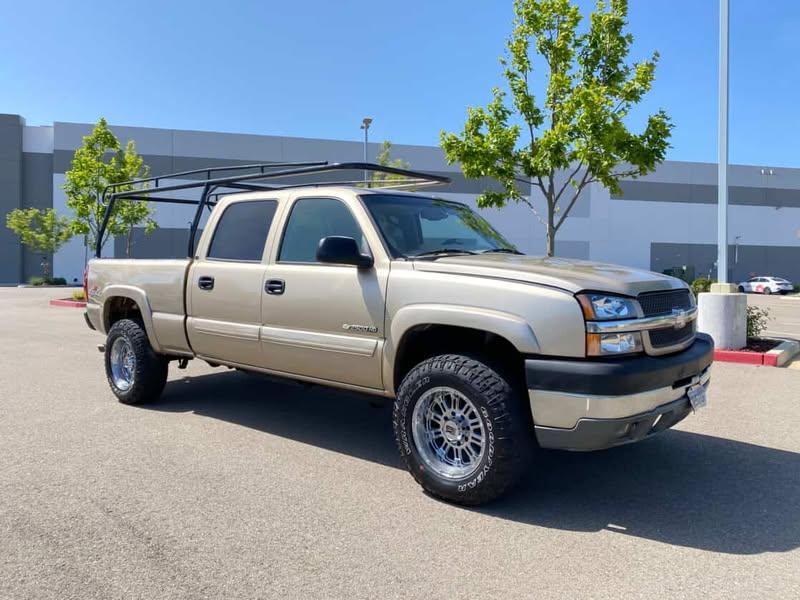 
								2004 Chevy Silverado full									