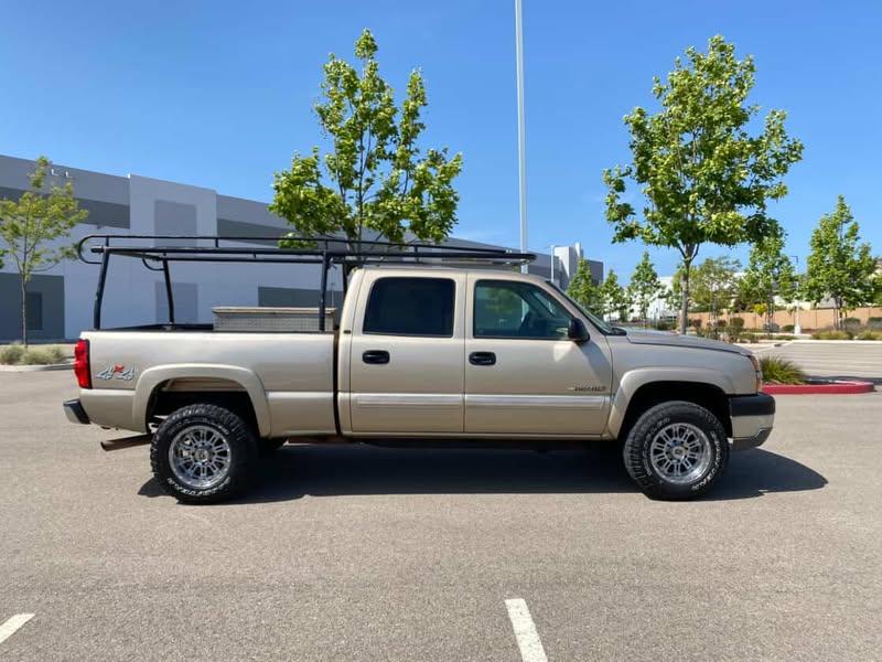 
								2004 Chevy Silverado full									