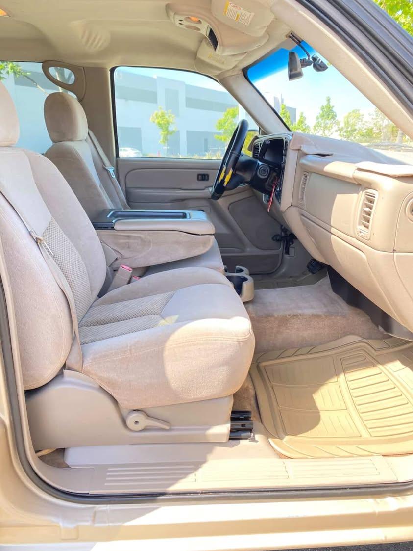 
								2004 Chevy Silverado full									