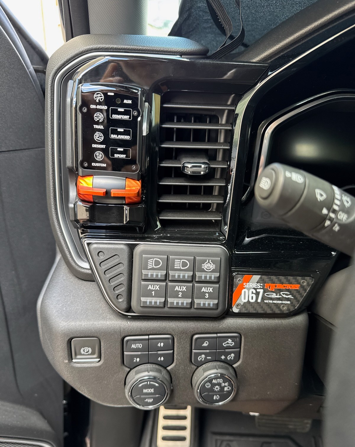 
								2024 Chevrolet Silverado full									