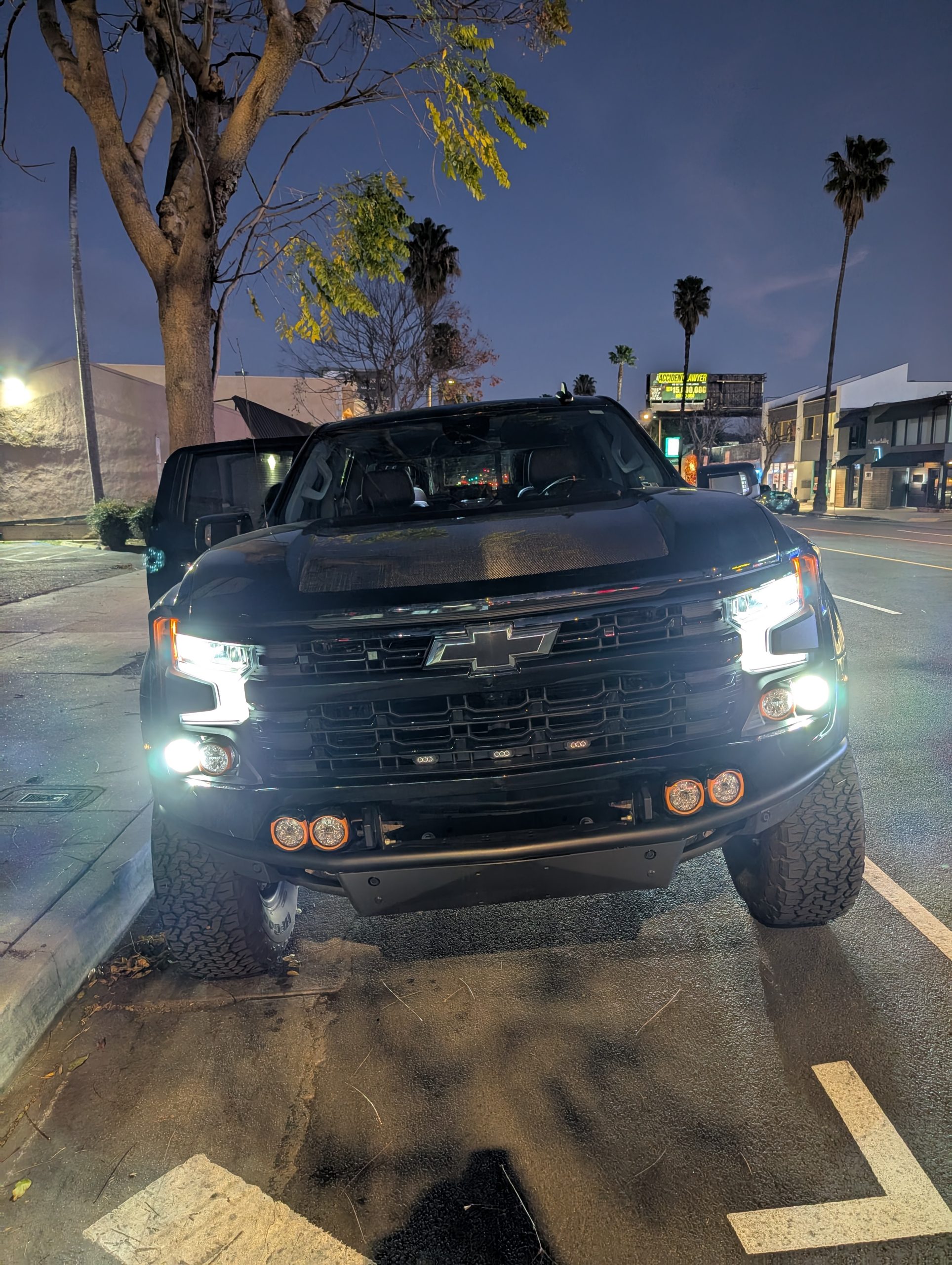 
								2024 Chevrolet Silverado full									