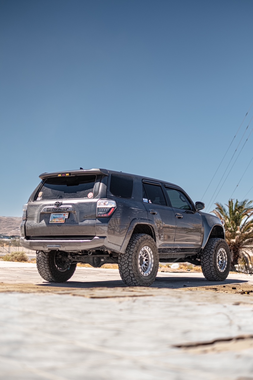 
								2018 SR5P 4wd 4Runner full									