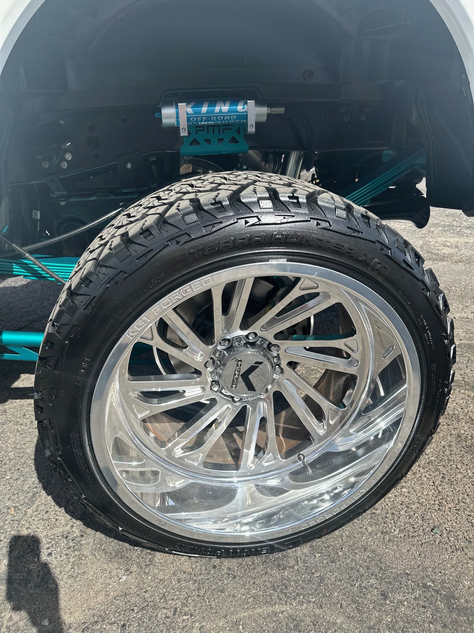 
								KG1 Forged Rebel 24×14 On Venom Power Terra Hunter X/T 35×13.50R24 full									