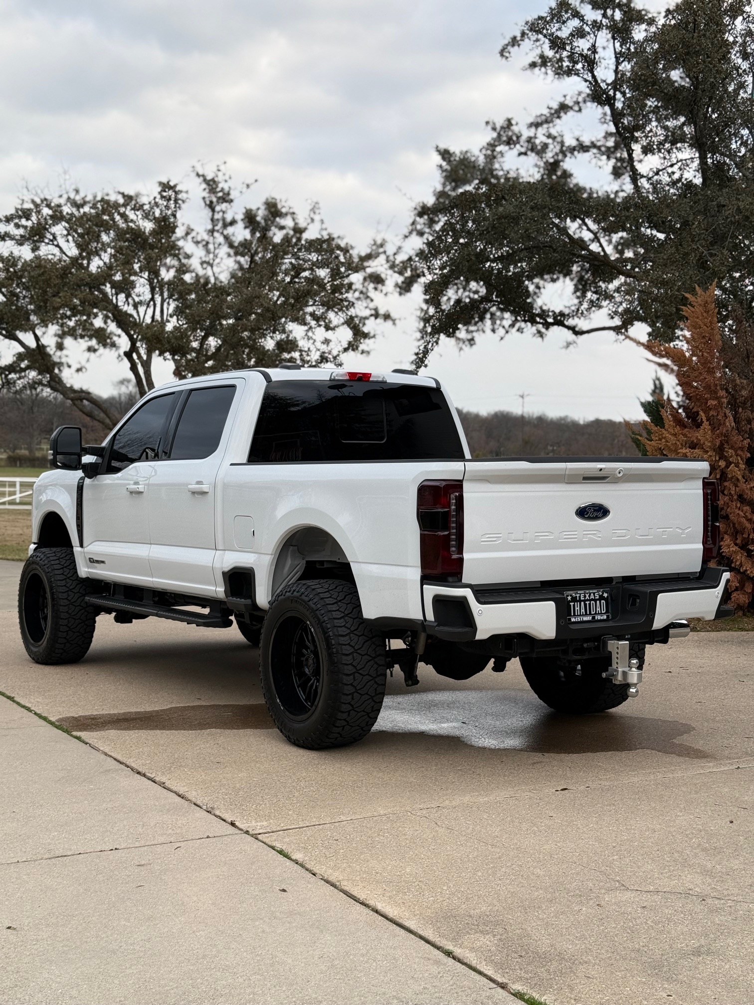 
								2024 F250 Lariat full									