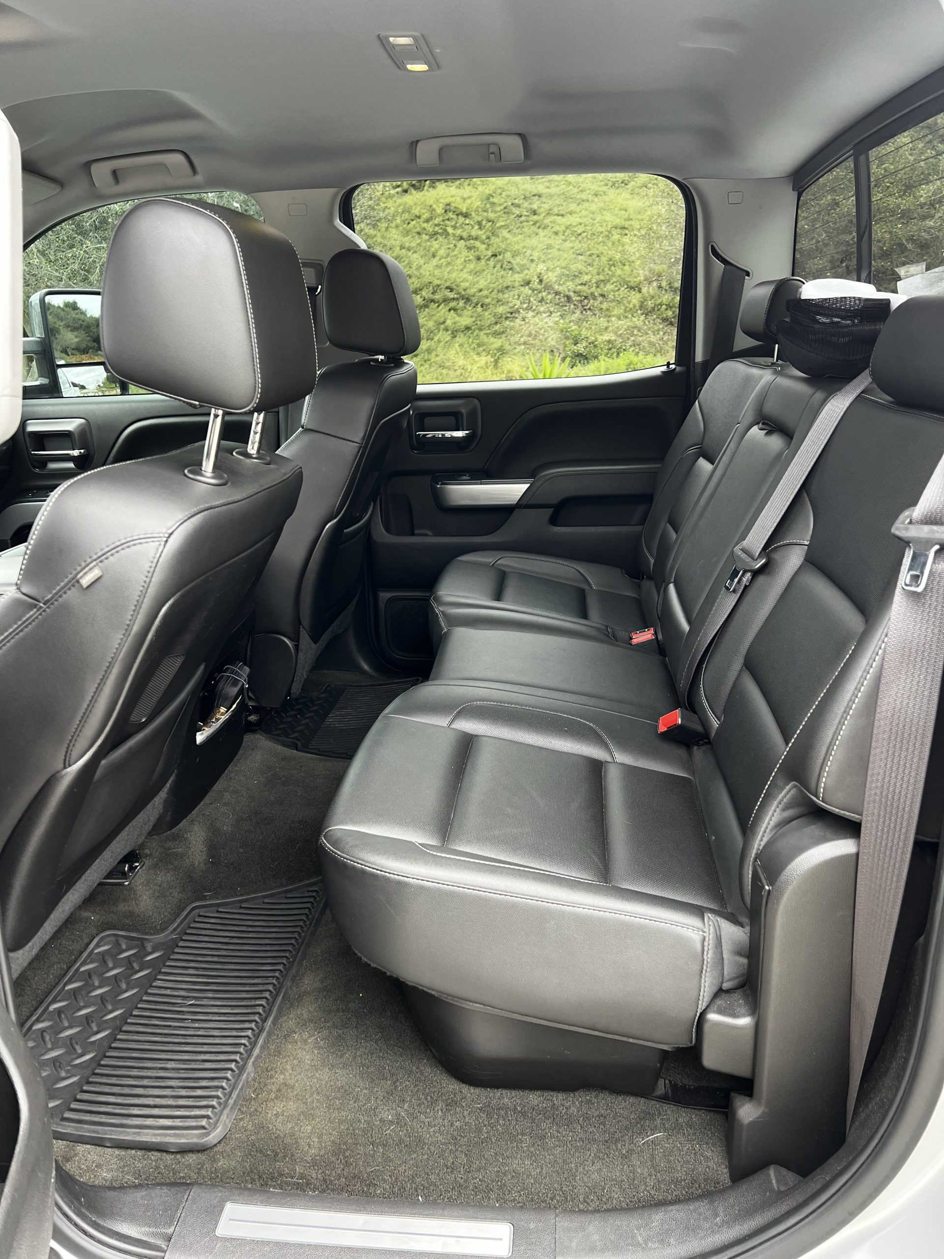
								2015 Chevrolet 2500 HD LTZ Z71 full									