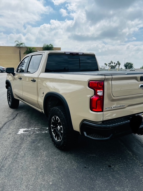 
								2022 Chevrolet Silverado ZR2 full									