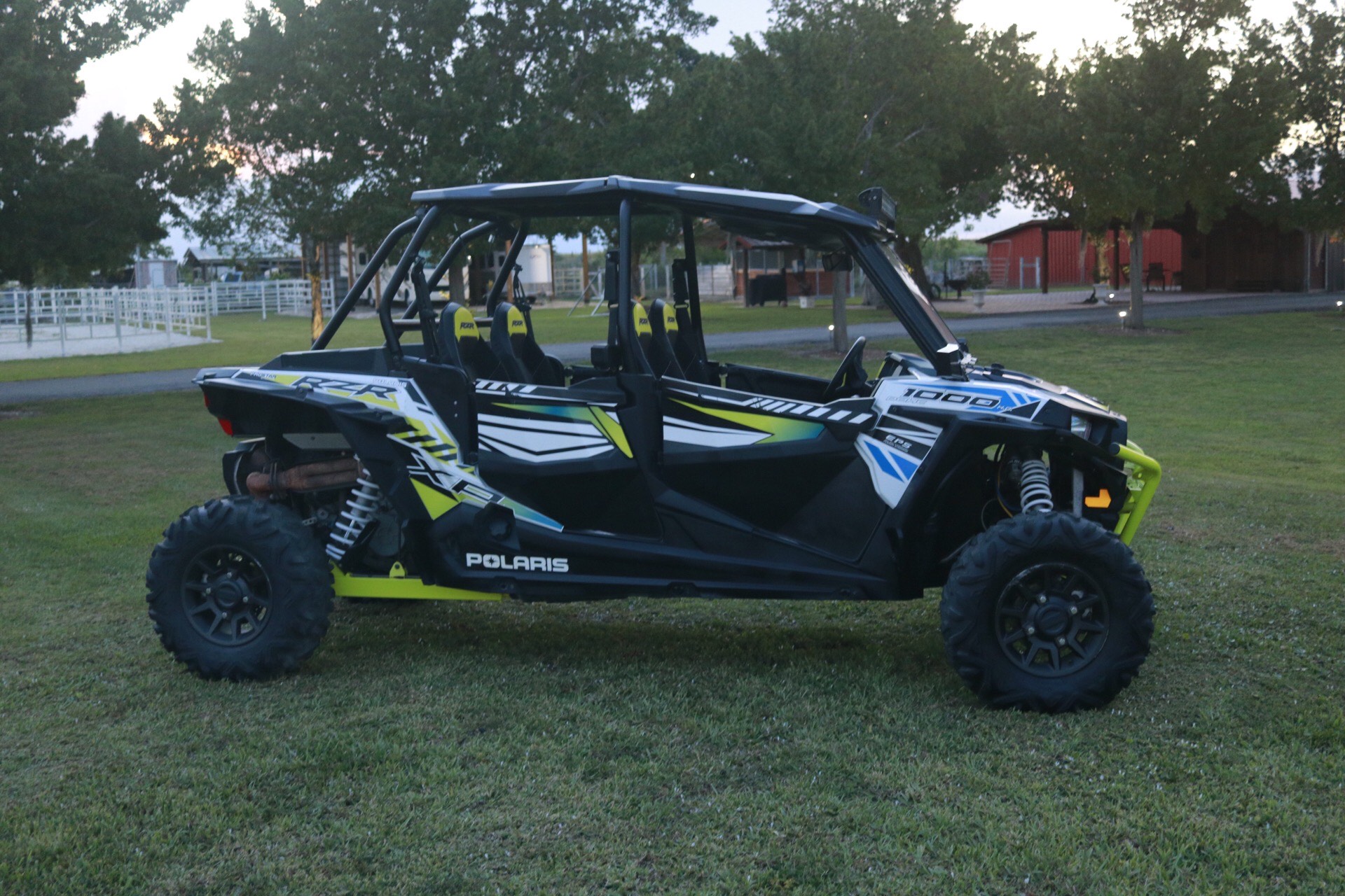 
								2017 Polaris RZR XP4 1000 full									