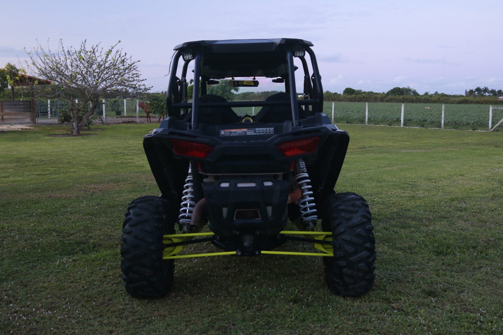 
								2017 Polaris RZR XP4 1000 full									