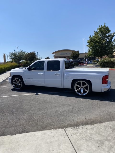 
								2011 Chevy Silverado 1500 LTZ full									
