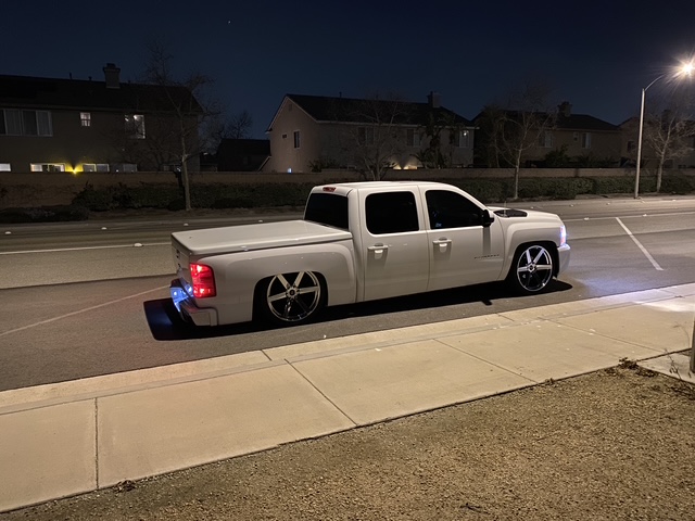 
								2011 Chevy Silverado 1500 LTZ full									