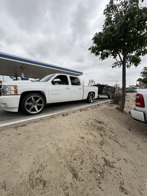 
								2011 Chevy Silverado 1500 LTZ full									