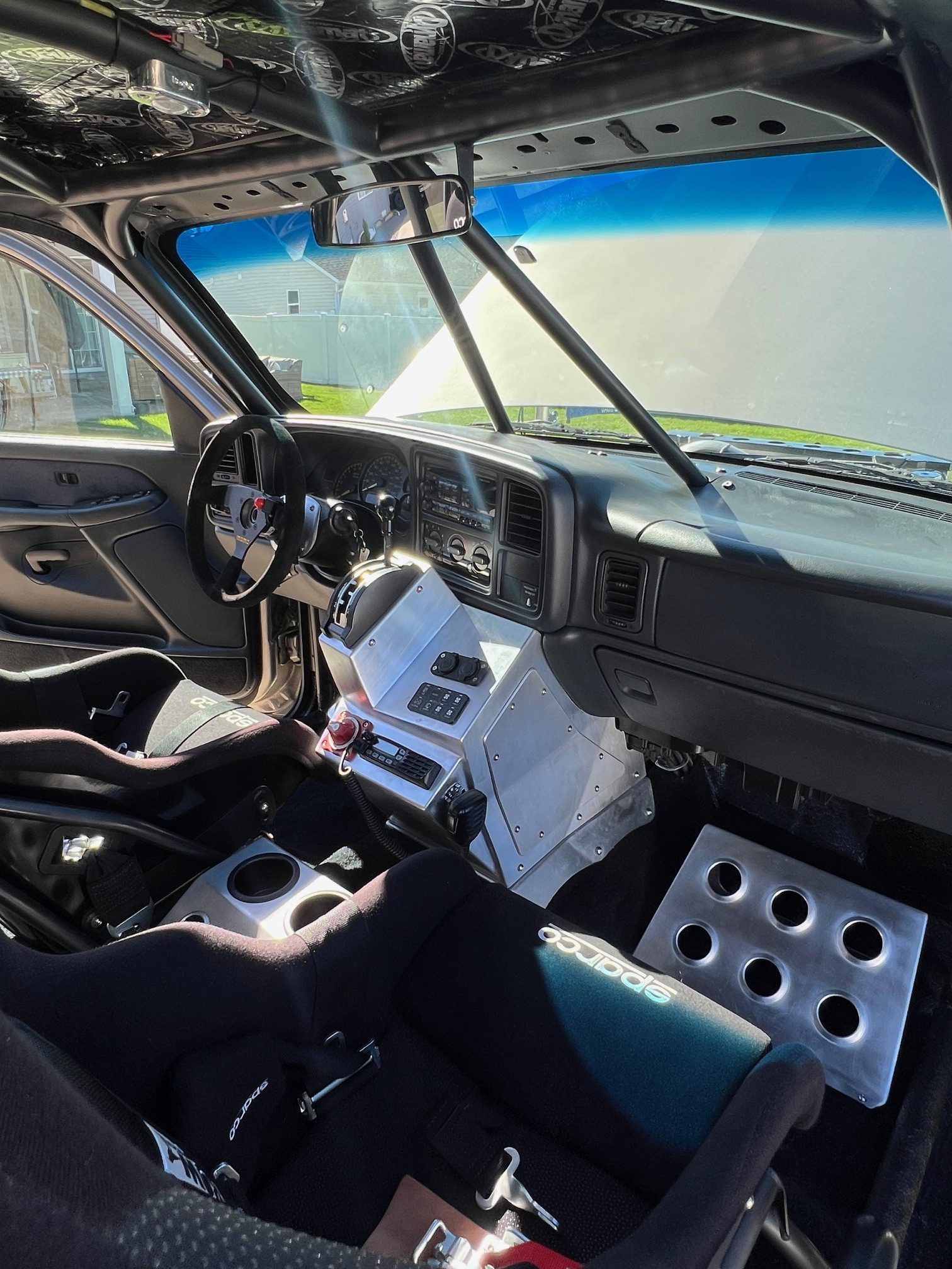 
								2001 Chevy Silverado full									