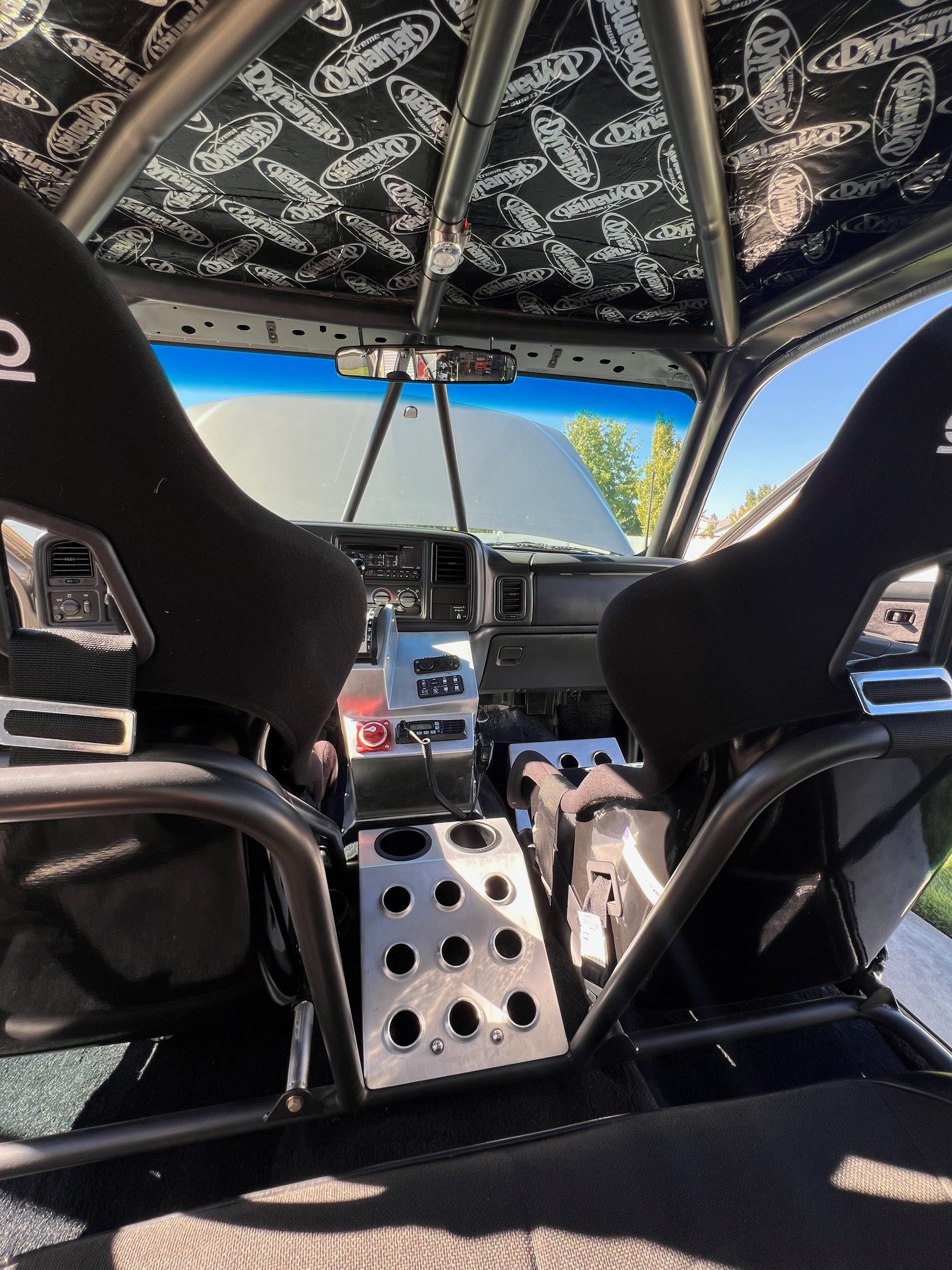 
								2001 Chevy Silverado full									