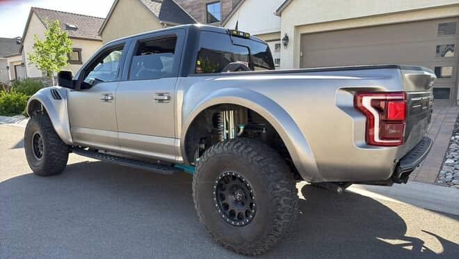 
								2018 Ford Raptor full									