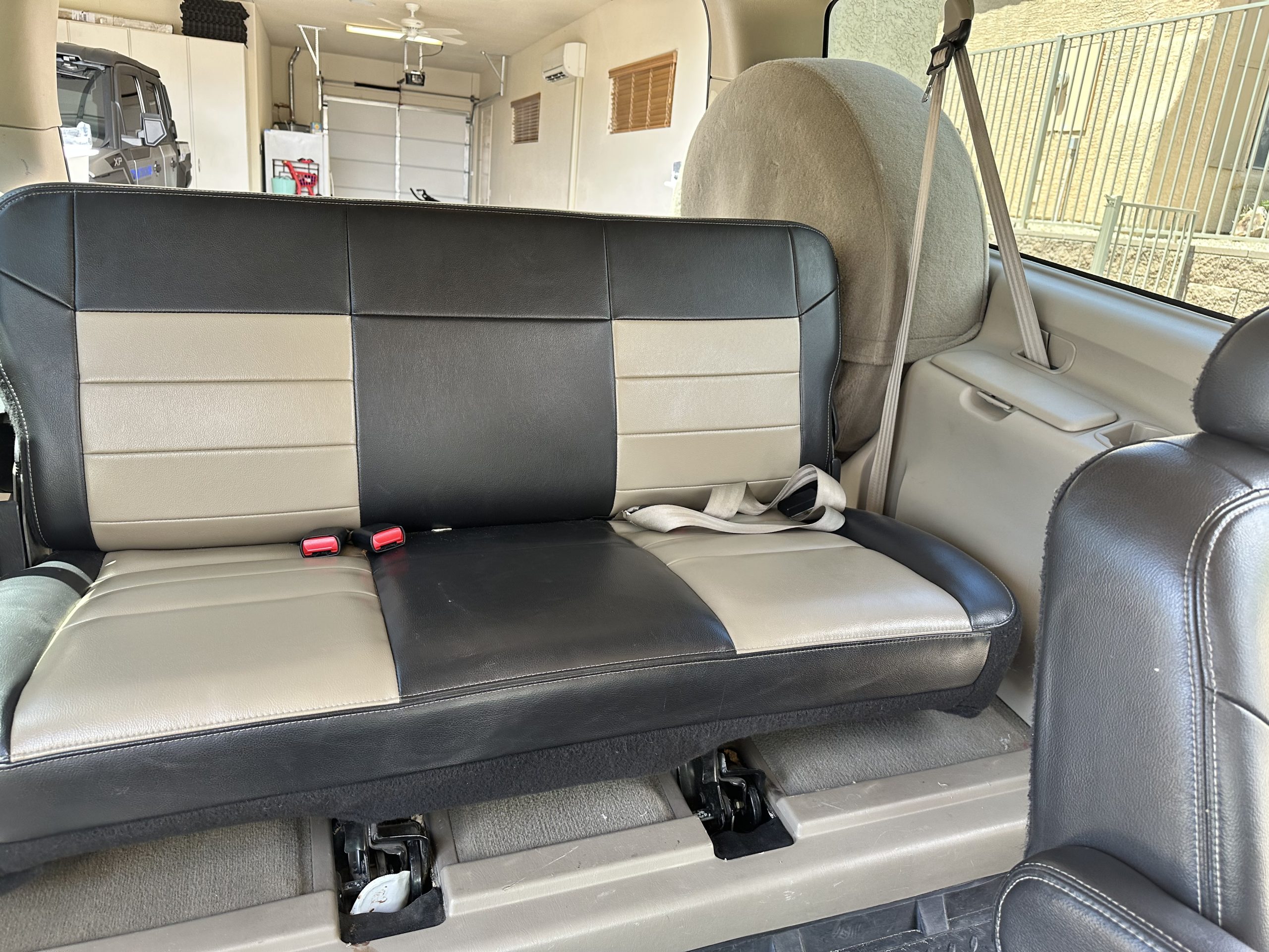 
								2004 Ford Diesel Excursion full									