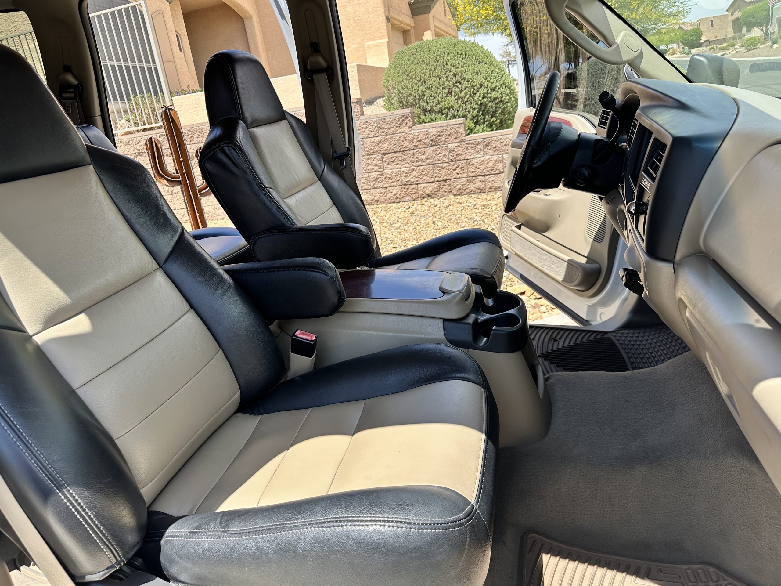 
								2004 Ford Diesel Excursion full									