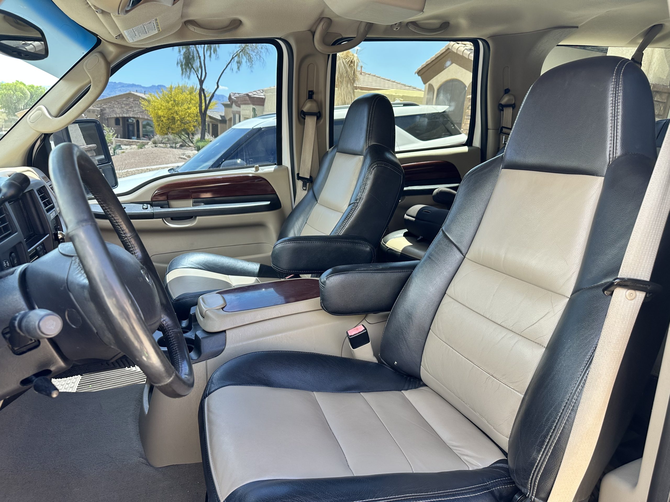 
								2004 Ford Diesel Excursion full									