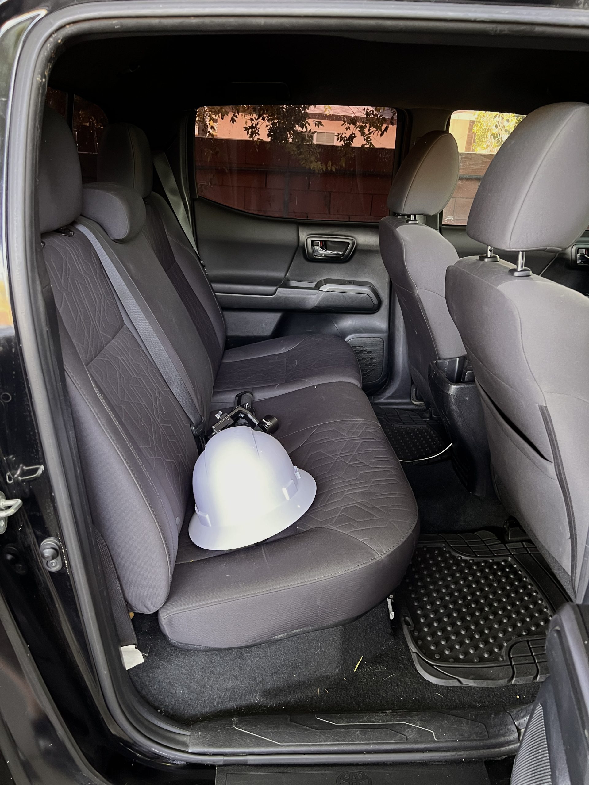 
								2016 Toyota Tacoma trd full									