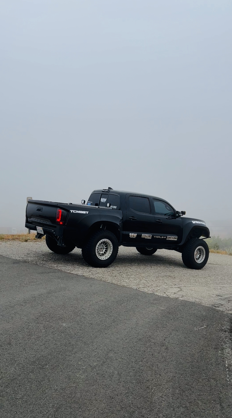 
								2016 Toyota Tacoma trd full									