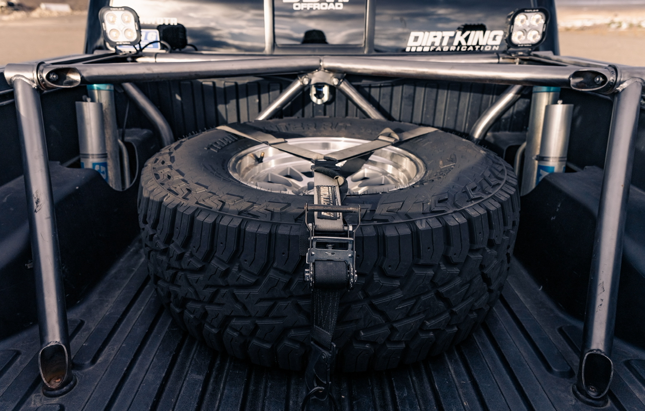 
								2016 Toyota Tacoma trd full									