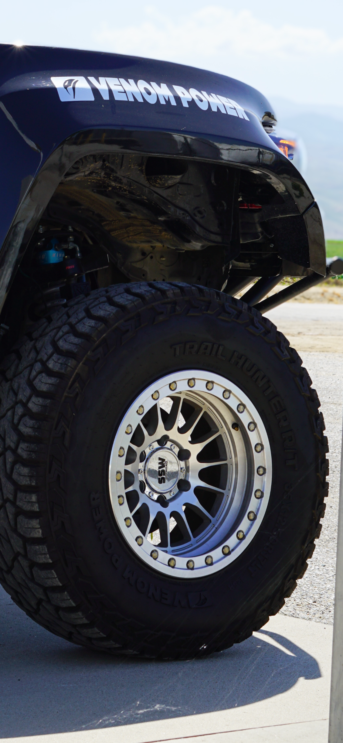 
								2016 Toyota Tacoma trd full									