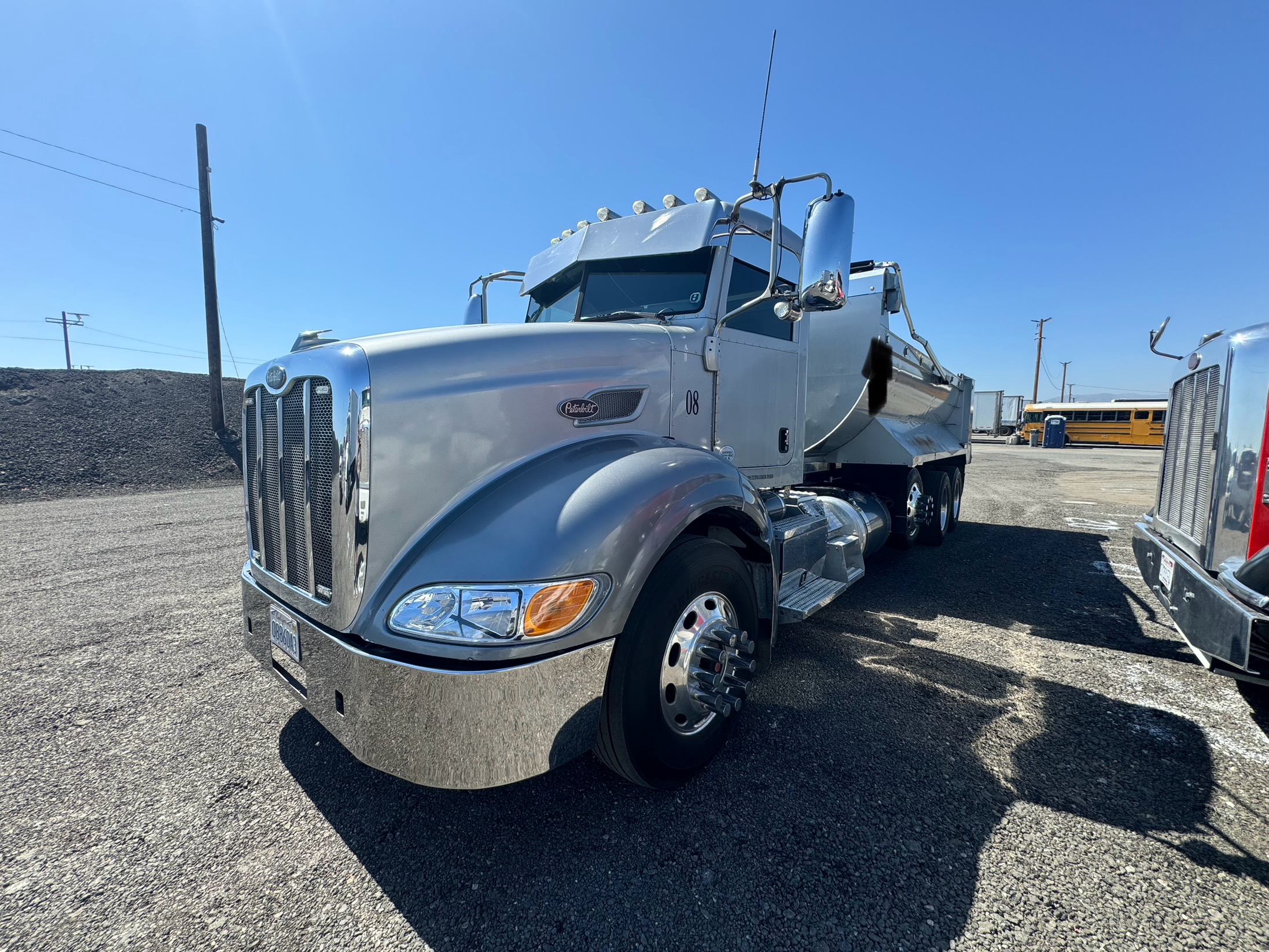 
								2012 Peterbilt 384 Isx12 425hp full									